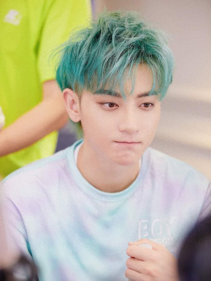 黄子韬薄荷绿发色,新发色解锁,是清凉薄荷味的韬韬没错了