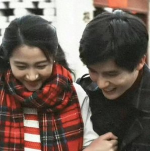 ​关晓彤王安宇霸榜！外婆家聚餐引爆话题，评论反转呼声直指鹿晗！