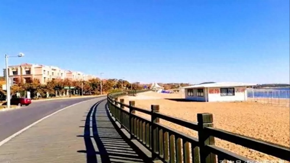 大连金石滩之观海篇，蓝宝石样的海水，金色的沙滩，好美