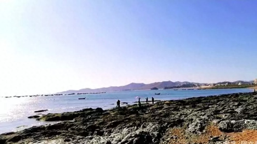 大连金石滩之观海篇，蓝宝石样的海水，金色的沙滩，好美