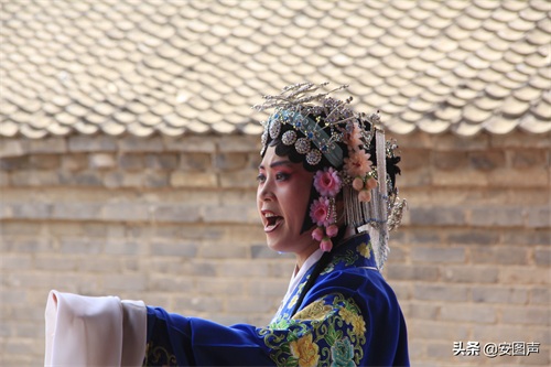 拉大锯，扯大锯，姥姥家门前唱大戏