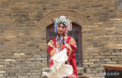 拉大锯，扯大锯，姥姥家门前唱大戏