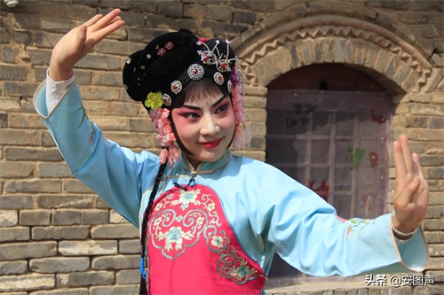 拉大锯，扯大锯，姥姥家门前唱大戏