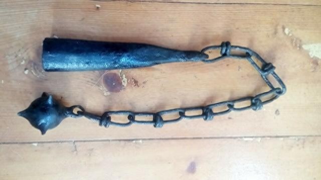 冷兵器时代的力量型武器——连枷，是持盾步兵的噩梦，杀伤力爆表