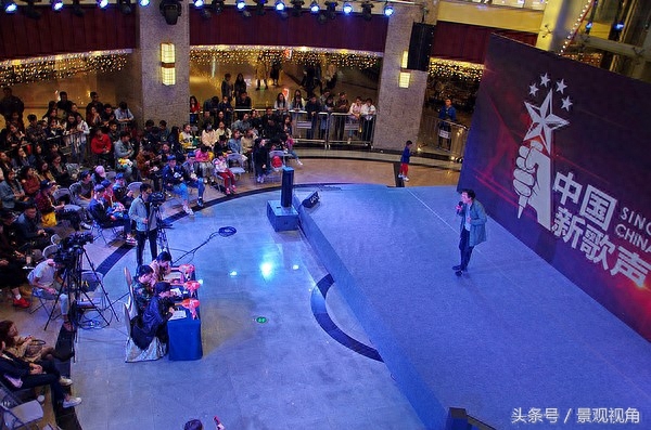 中国新歌声校园争霸赛武汉开唱 明星学员杜星萤出任评委现场助阵