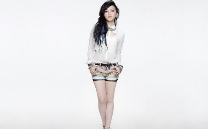 邓紫棋发文向粉丝们道歉：我不想辜负大家期望，毒苹果不能吃