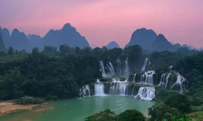 ​广西“合那高速”：世界级人间仙境