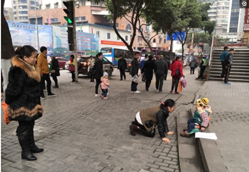 普通人无奈的10个场景，真实生活大抵如此，看看哪张图让你泪目