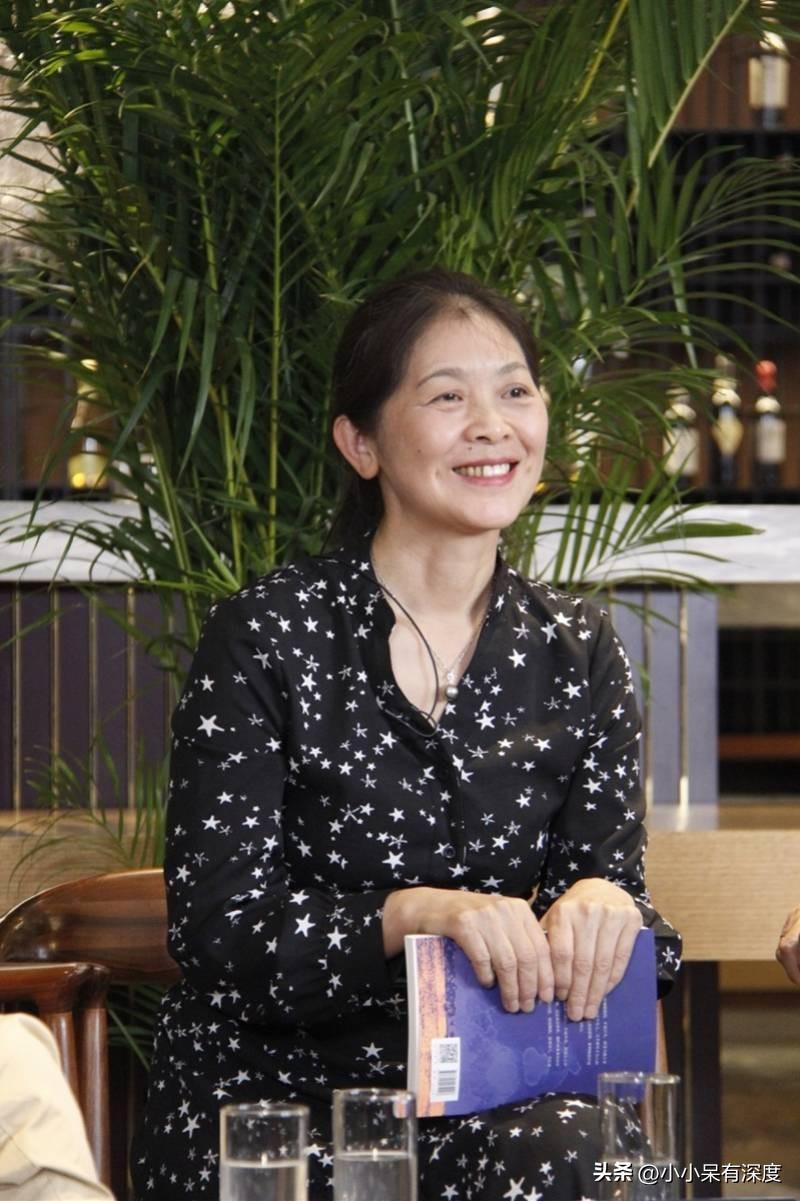 董宇辉:追星成功!中国最美女作家迟子建是被他带火的?