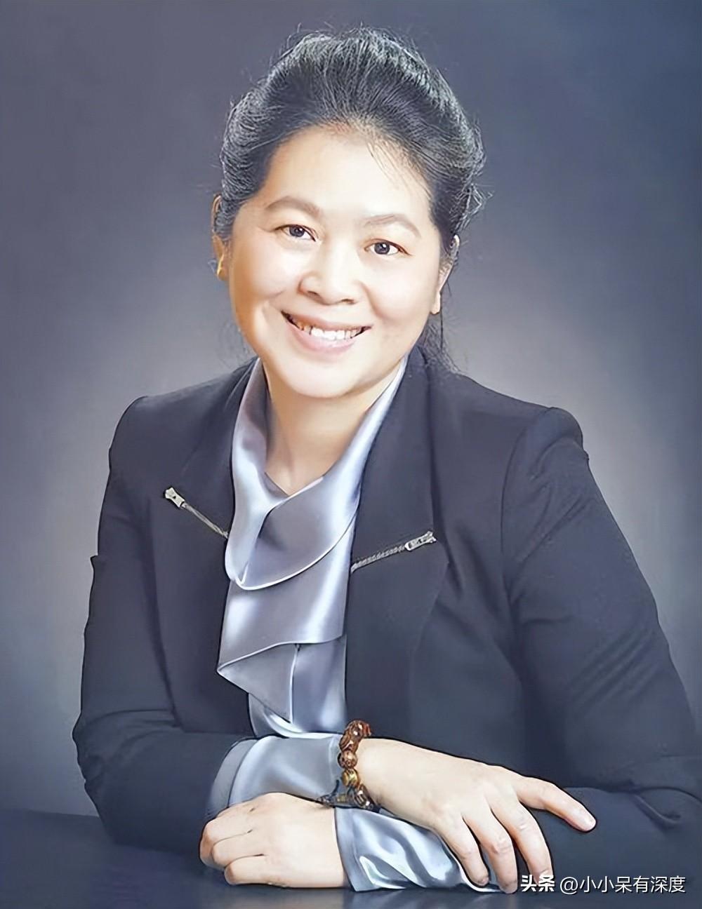 董宇辉:追星成功!中国最美女作家迟子建是被他带火的?