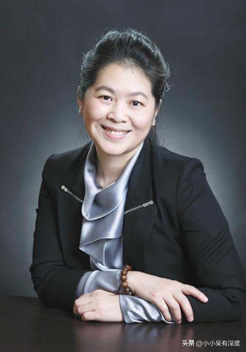 董宇辉:追星成功!中国最美女作家迟子建是被他带火的?