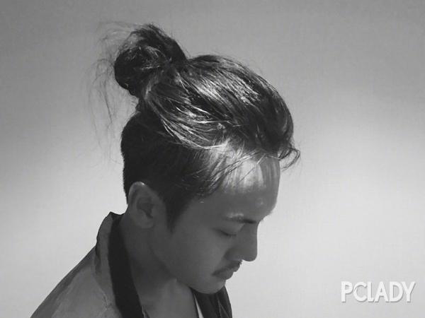 陈伟霆最帅气的发型（陈伟霆痞帅发型好酷）(3)
