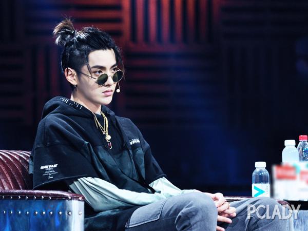 陈伟霆最帅气的发型（陈伟霆痞帅发型好酷）(7)