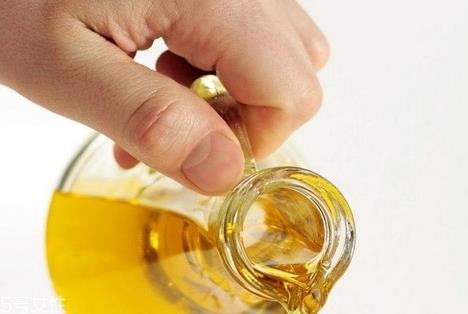 核桃油能炒菜吗 温度过高会破坏营养成分 核桃油能炒菜吗 温度过高会破坏营养成分