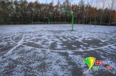 ​寒潮来袭 哈尔滨迎来首场降雪