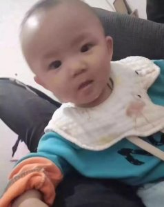 ​1岁女婴被23岁母亲抛弃在江边，已失踪两天两夜！警方通报来了