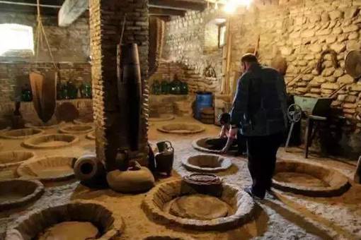 格鲁吉亚红酒什么档次?揭秘格鲁吉亚的红酒文化