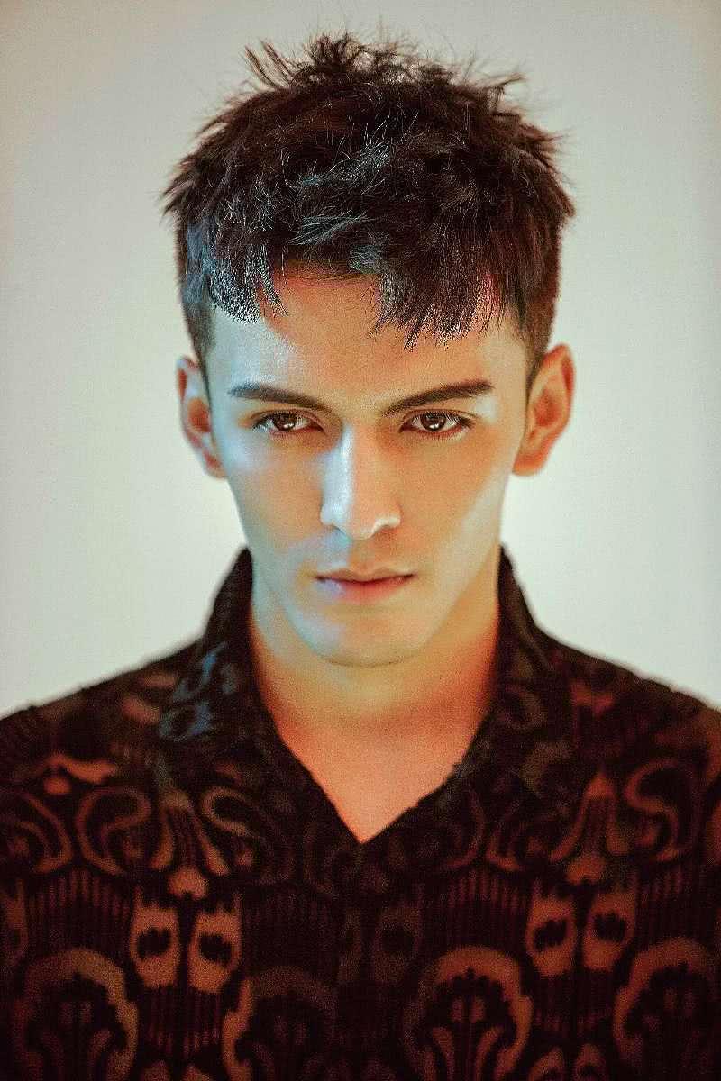 欧米德个人资料写真作品