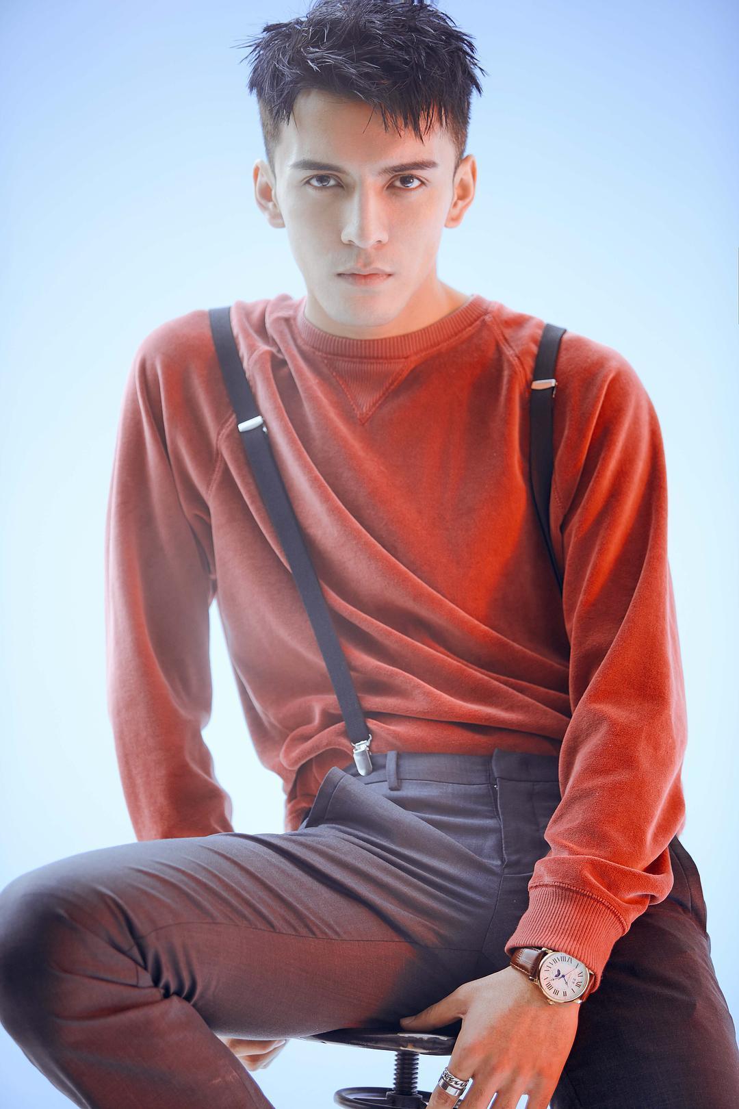 欧米德个人资料写真作品