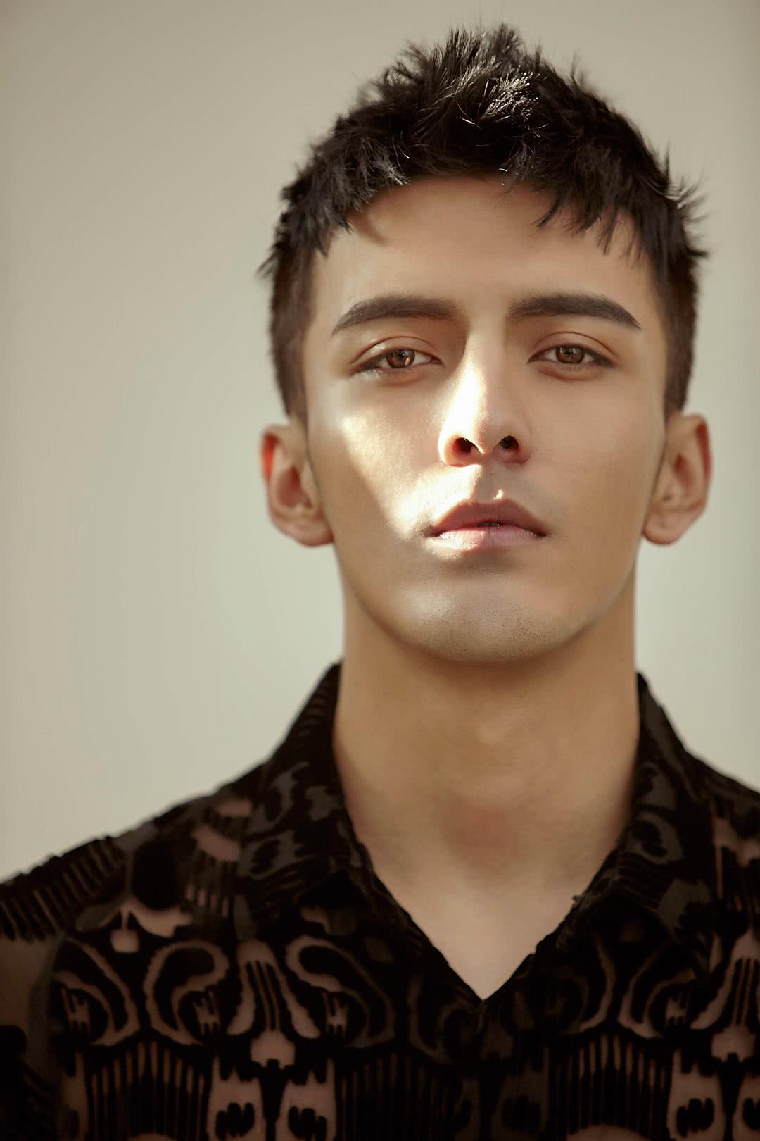 欧米德个人资料写真作品