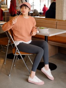 ​瑜伽裤单穿会尴尬吗（瑜伽裤外穿怎么搭配好看小妙招）