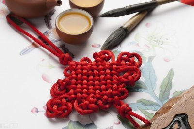 ​中国结的历史由来：从结绳记事到传递爱情，吉祥如意广为流传