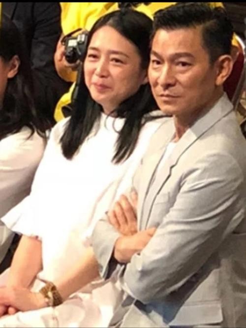 刘德华现在有没有老婆，刘德华有妻(刘德华的老婆有钱吗)