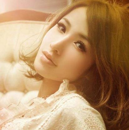 萧亚轩亲自回应感染HIV事情，网友：谁让你私生活混乱