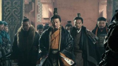 ​焚书坑儒的历史背景和后果，焚书坑儒历史人物是谁