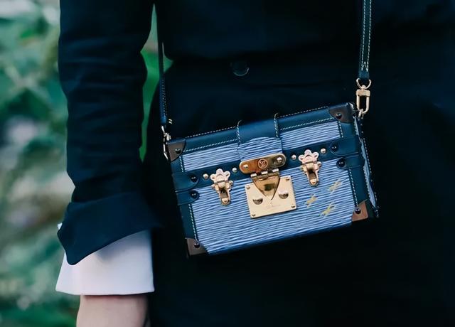 消息称小红书将暂停赴美ipo（传小红书将在美上市估值超百亿）(13)