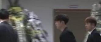 张艺兴吊唁金钟铉，钟铉前女友也现身了灵堂？