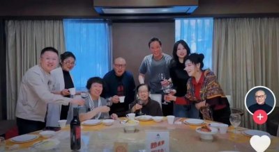 ​歌唱家董文华现在情况怎么样（61岁董文华现身干什么）