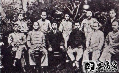 ​黄花岗起义失败的原因是什么 黄花岗起义第一枪谁开的 黄花岗起义