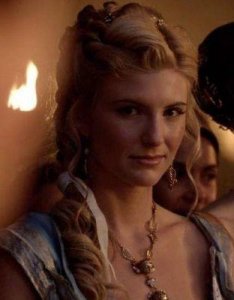 蛇蝎美人伊莉希亚：除了《斯巴达克斯》，还有哪5部作品值得一看？