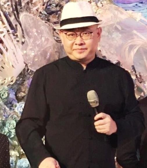 刀郎近照脸部发福 丝毫没有一点明星架子