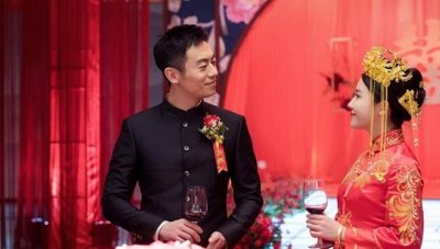 ​邹承恩赖猫的狮子倒影(赖猫的狮子倒影)