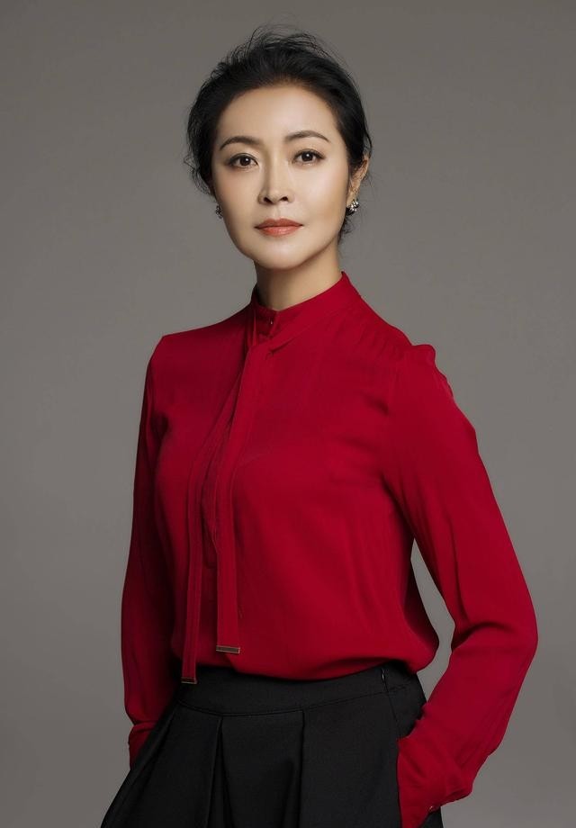 邹承恩赖猫的狮子倒影(赖猫的狮子倒影) 邹承恩 狮子 第6张